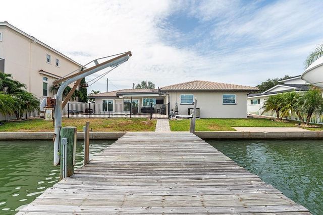 340 PALM ISLAND NE, Clearwater Beach, FL 33767