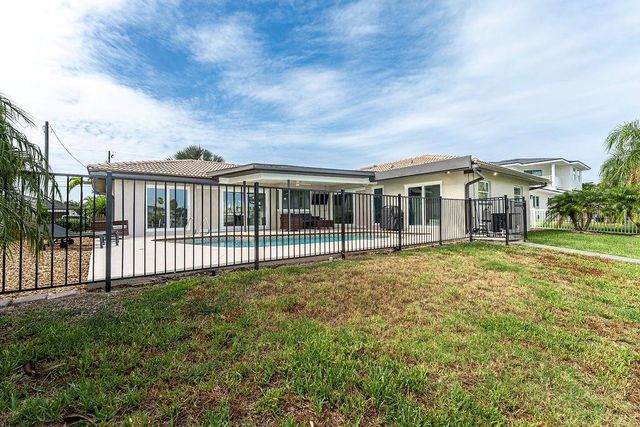 340 PALM ISLAND NE, Clearwater Beach, FL 33767