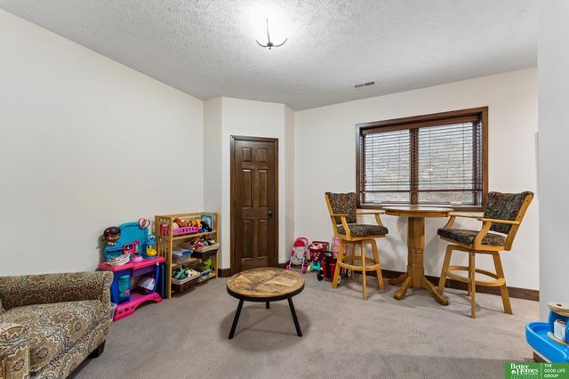 5045 S 175th Street, Omaha, NE 68135