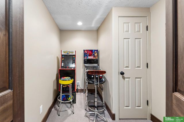 5045 S 175th Street, Omaha, NE 68135