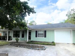 317 Lakeview Drive, Kingsland, GA 31548