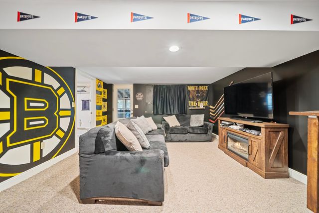 92 Gillis Street, Nashua, NH 03060