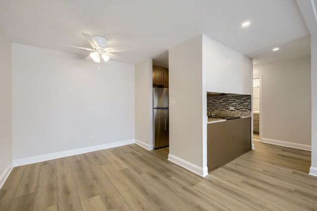 543 Burlington Avenue 212, Downers Grove, IL 60515