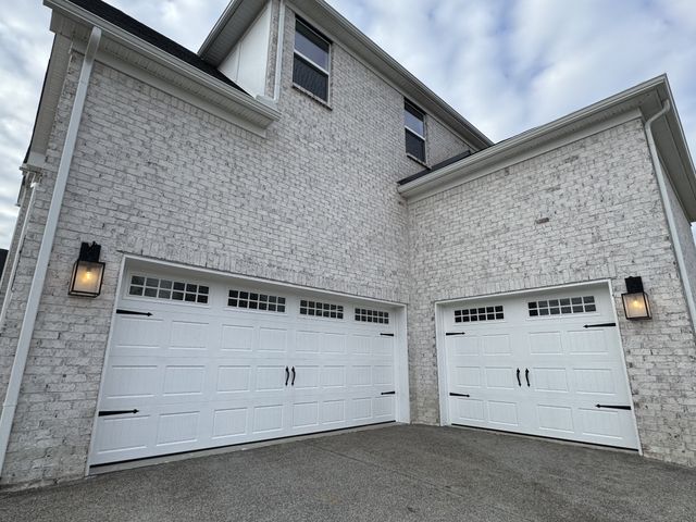 6001 Elliott Court, Arrington, TN 37014