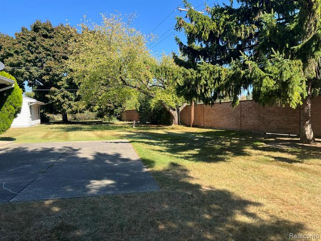 30190 Northgate Drive, Southfield, MI 48076