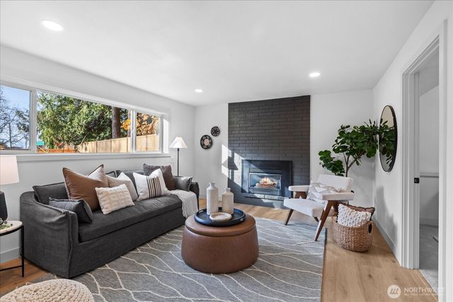 9533 Bowdoin Way, Edmonds, WA 98020