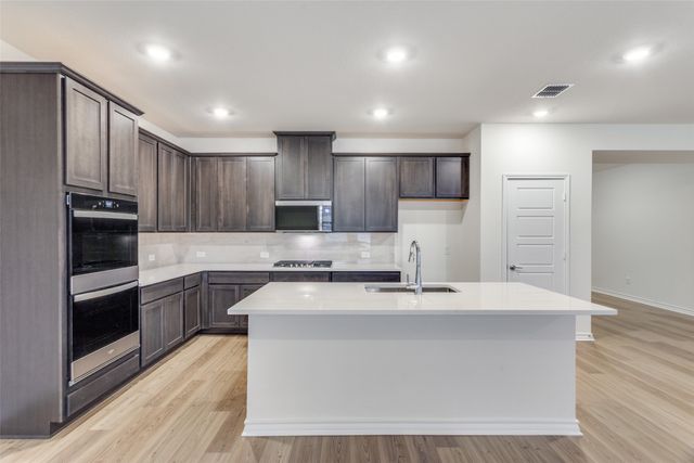 204 Gallegos Drive, Aledo, TX 76008