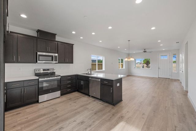 1852 Lovejoy Pl, Manteca, CA 95337