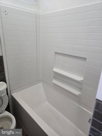 3130 G ST, Philadelphia, PA 19134