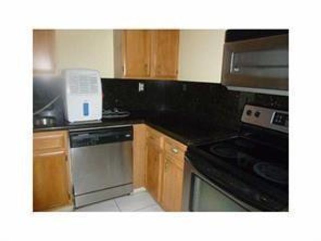 838 CRYSTAL LAKE Drive 838, Deerfield Beach, FL 33064