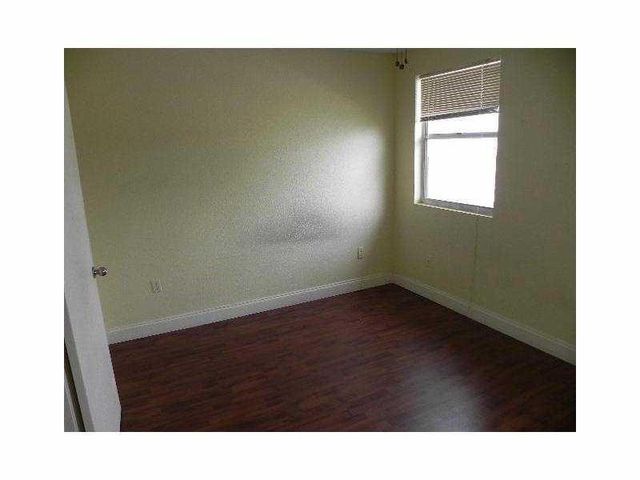 838 CRYSTAL LAKE Drive 838, Deerfield Beach, FL 33064