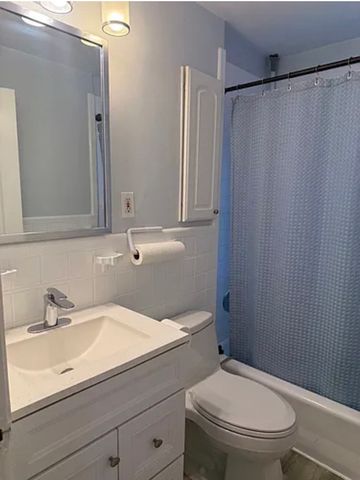 128 Seminole Ave 128, Waltham, MA 02451