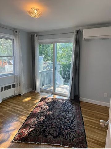 128 Seminole Ave 128, Waltham, MA 02451