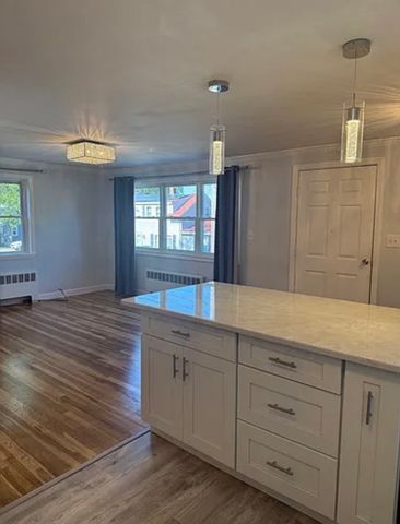 128 Seminole Ave 128, Waltham, MA 02451