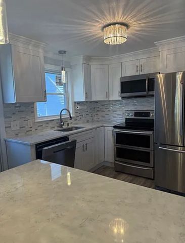 128 Seminole Ave 128, Waltham, MA 02451