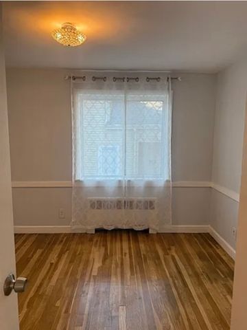 128 Seminole Ave 128, Waltham, MA 02451