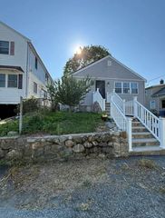 128 Seminole Ave 128, Waltham, MA 02451