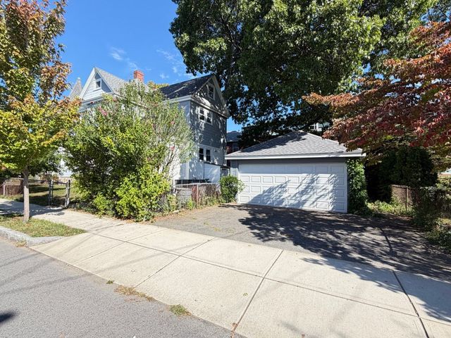 113 Elm Ave 1, Quincy, MA 02170