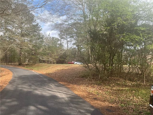 8615 Smith James Road, Snellville, GA 30039