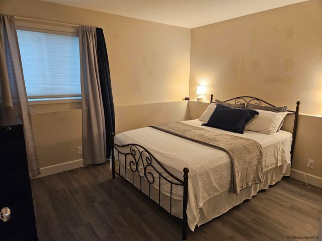 247 MILLER LN, Cheyenne, WY 82009