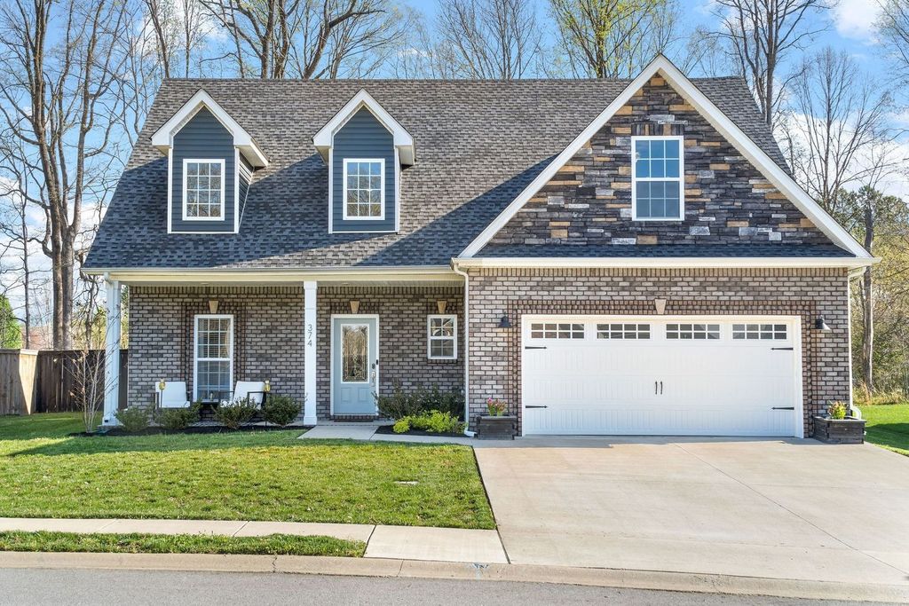 374 Rye Dr, Clarksville, TN 37043