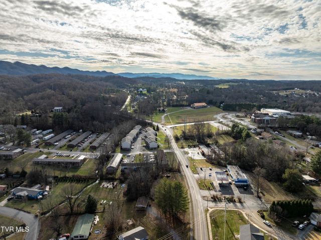 2301 South Greenwood Drive, Johnson City, TN 37604