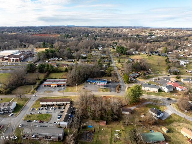 2301 South Greenwood Drive, Johnson City, TN 37604