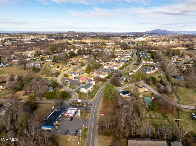 2301 South Greenwood Drive, Johnson City, TN 37604