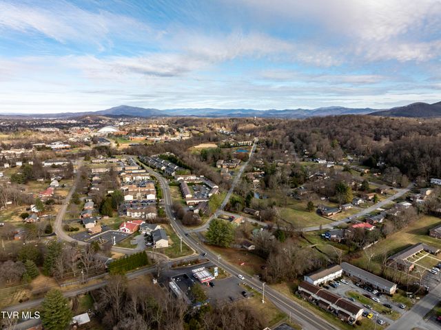 2301 South Greenwood Drive, Johnson City, TN 37604