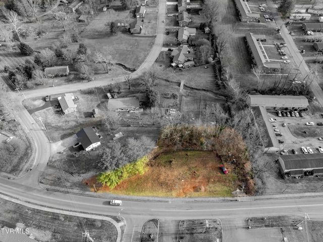 2301 South Greenwood Drive, Johnson City, TN 37604