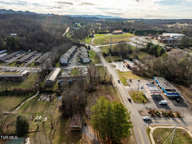 2301 South Greenwood Drive, Johnson City, TN 37604