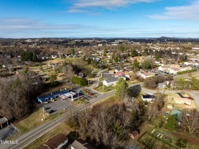 2301 South Greenwood Drive, Johnson City, TN 37604