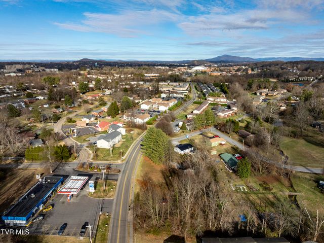 2301 South Greenwood Drive, Johnson City, TN 37604