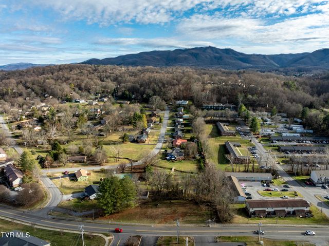 2301 South Greenwood Drive, Johnson City, TN 37604