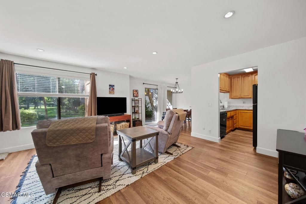 Image 6 of property listing at 1718 Sinaloa Road 118, Simi Valley, CA 93065