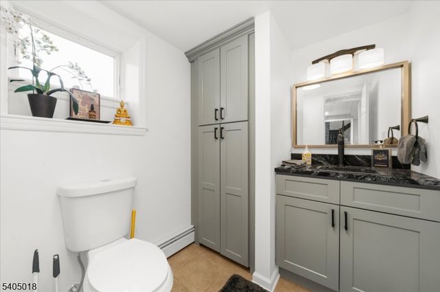 128 Main St, Lebanon Boro, NJ 08833