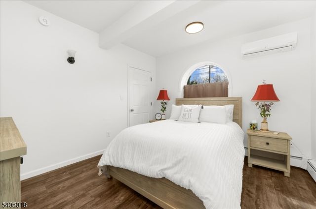 128 Main St, Lebanon Boro, NJ 08833