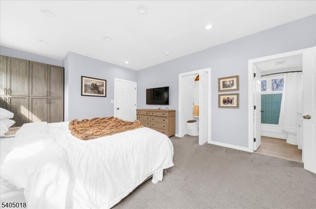 128 Main St, Lebanon Boro, NJ 08833