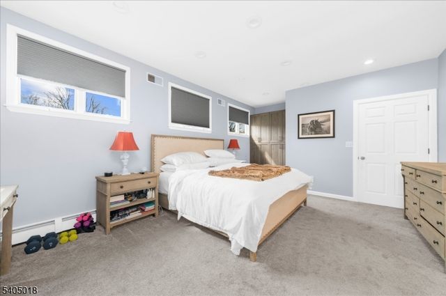 128 Main St, Lebanon Boro, NJ 08833