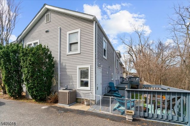 128 Main St, Lebanon Boro, NJ 08833