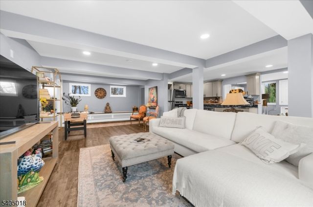 128 Main St, Lebanon Boro, NJ 08833