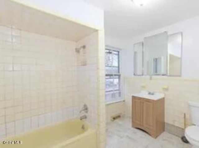 565 Nott Street, Schenectady, NY 12308