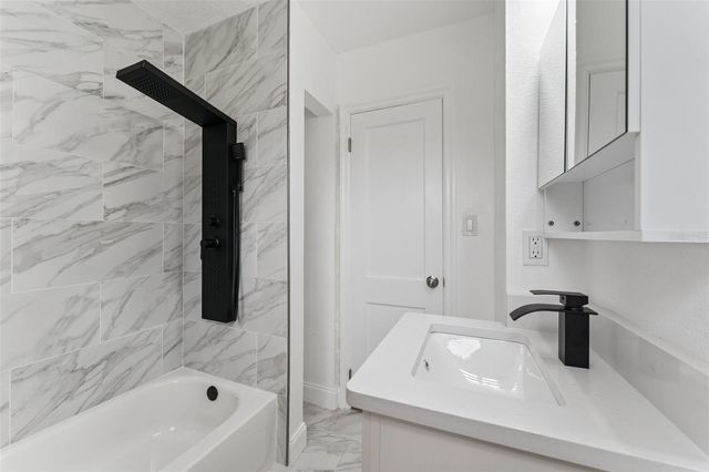 5738 YUCATAN DRIVE, Orlando, FL 32807