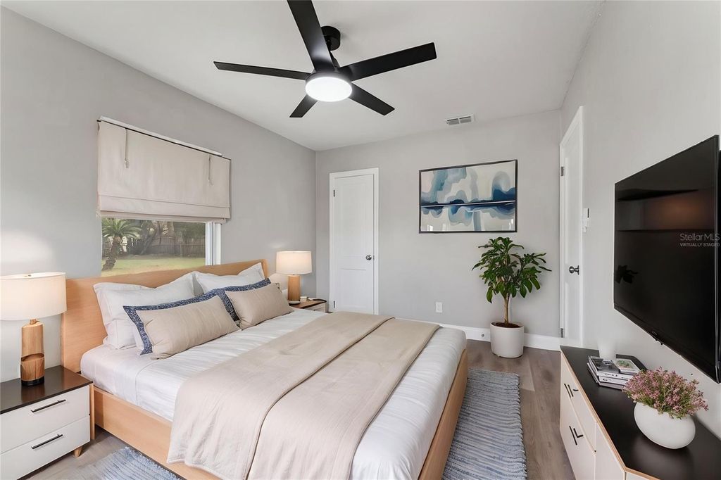 Image 13 of property listing at 5738 YUCATAN DRIVE, Orlando, FL 32807