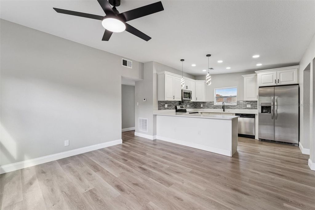 Image 22 of property listing at 5738 YUCATAN DRIVE, Orlando, FL 32807