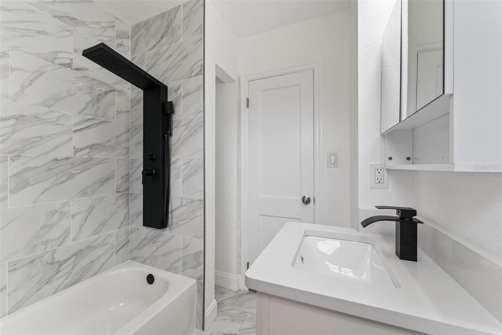 Image 25 of property listing at 5738 YUCATAN DRIVE, Orlando, FL 32807