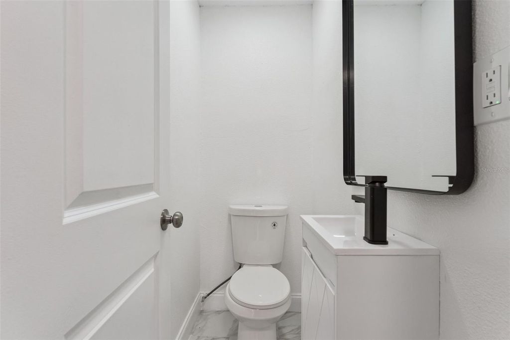 Image 28 of property listing at 5738 YUCATAN DRIVE, Orlando, FL 32807