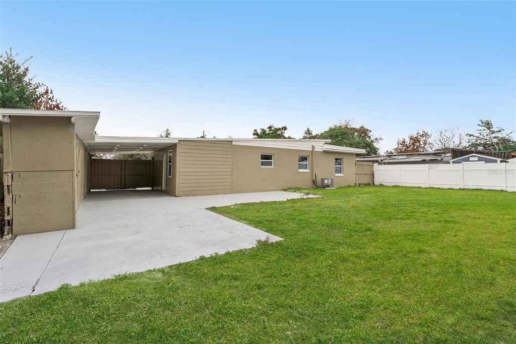 Image 40 of property listing at 5738 YUCATAN DRIVE, Orlando, FL 32807