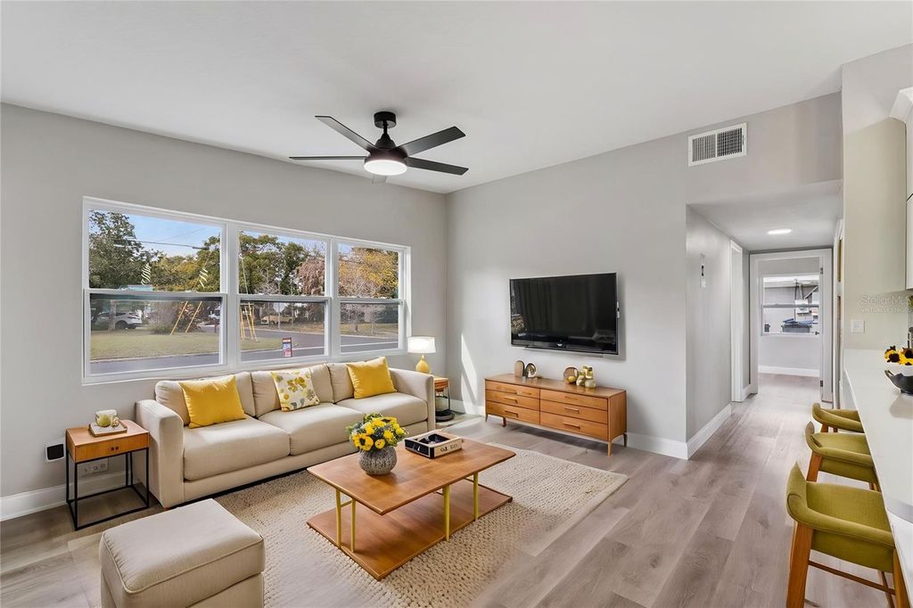 Image 8 of property listing at 5738 YUCATAN DRIVE, Orlando, FL 32807