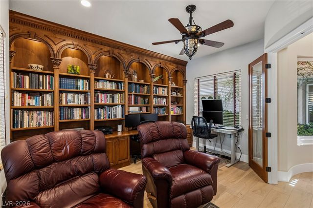 10713 Beringer Drive, Las Vegas, NV 89144